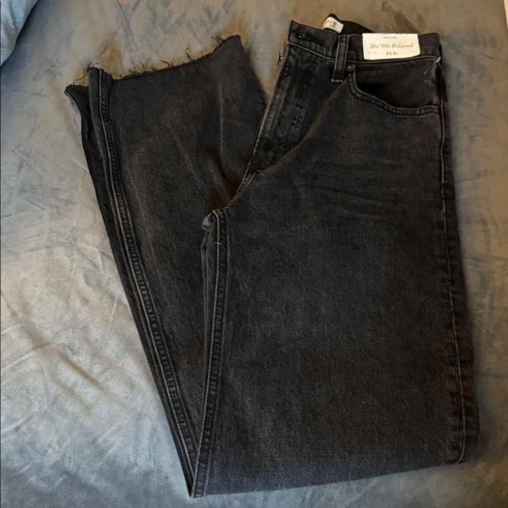 Abercrombie and Fitch 90s Relaxed High Rise Black Jeans 0L - Picture 5 of 5